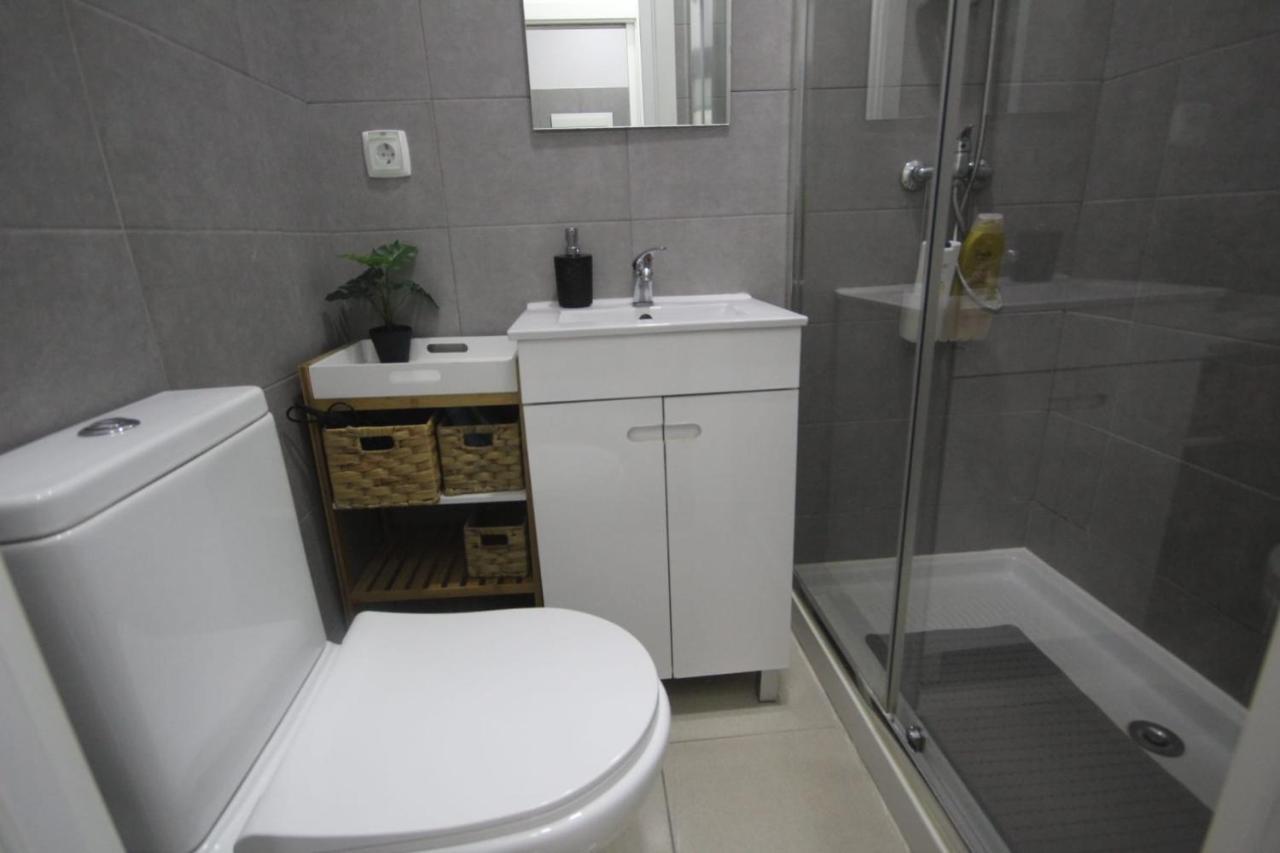 Ocean M1 R4 - Large Double Room With Shared Bathroom In City Center Lisboa Eksteriør billede